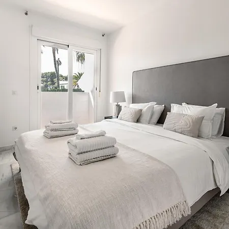 Apartment Ivy 3 Modern Bbq Gated Pool Marbella
